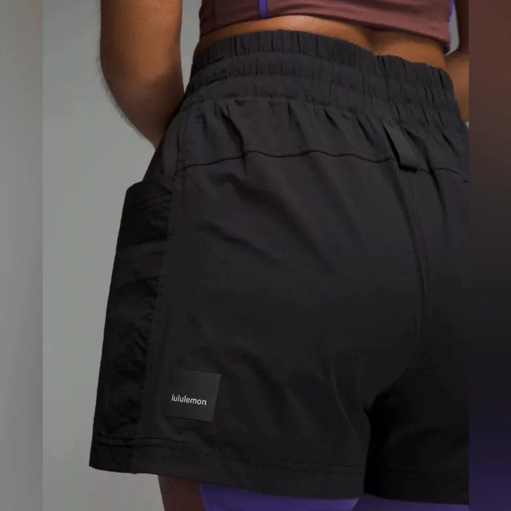 Lululemon Drop In Pocket High Rise Hiking Shorts Black Women's Size 4